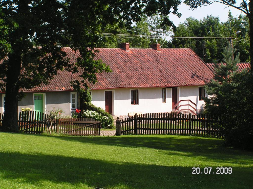 Dworek Szarki Exterior photo